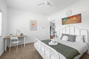 Bright Queen Room - Central Location at Ryde - Shared Bathroom, Sydney